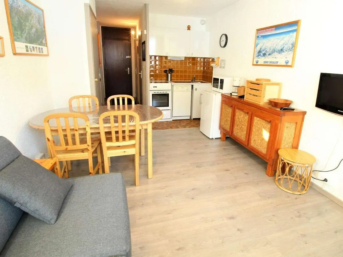 Apartment Studio Montagne Pres Des Pistes Et Commerces - 4 Couchages - Parking Prive - Fr-1-330F-90 Serre Chevalier