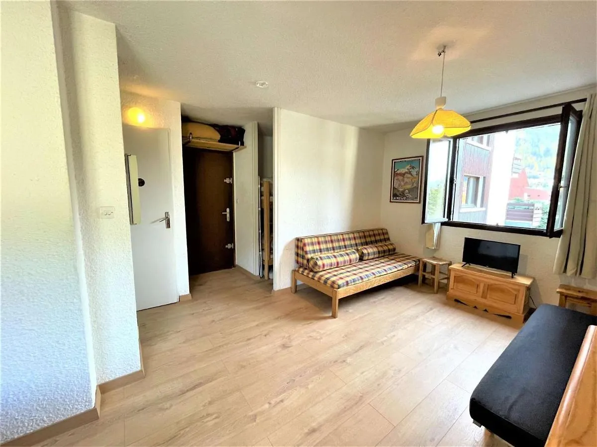 Studio Montagne Pres Des Pistes Et Commerces - 4 Couchages - Parking Prive - Fr-1-330F-90 Serre Chevalier Apartment