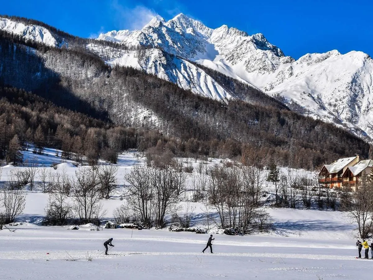 Apartment Studio Montagne Pres Des Pistes Et Commerces - 4 Couchages - Parking Prive - Fr-1-330F-90 Serre Chevalier France