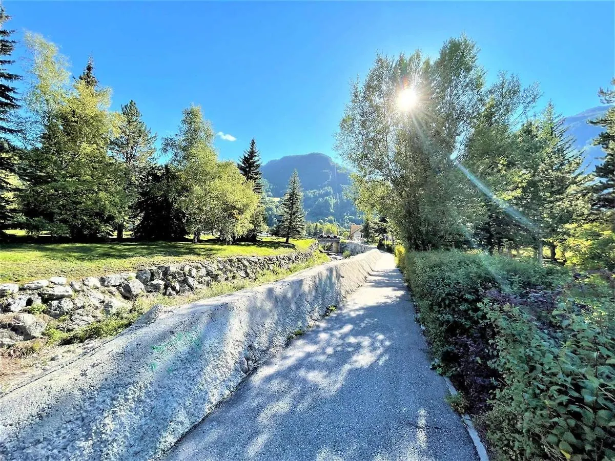Apartment Studio Montagne Pres Des Pistes Et Commerces - 4 Couchages - Parking Prive - Fr-1-330F-90 Serre Chevalier