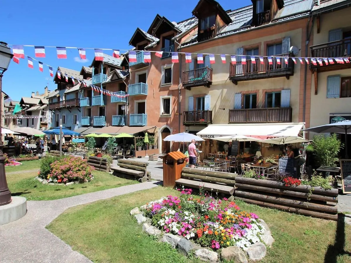 Studio Montagne Pres Des Pistes Et Commerces - 4 Couchages - Parking Prive - Fr-1-330F-90 Serre Chevalier 0*,  France