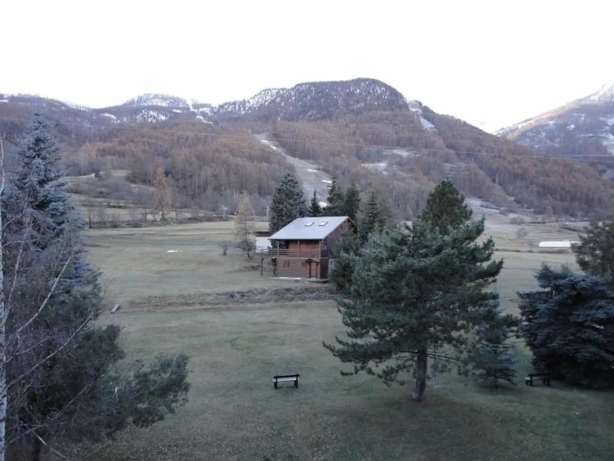 Studio Montagne Pres Des Pistes Et Commerces - 4 Couchages - Parking Prive - Fr-1-330F-90 Serre Chevalier Apartment